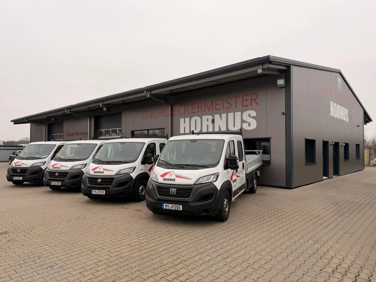 Dachdecker bei der Arbeit in Weißenthurm